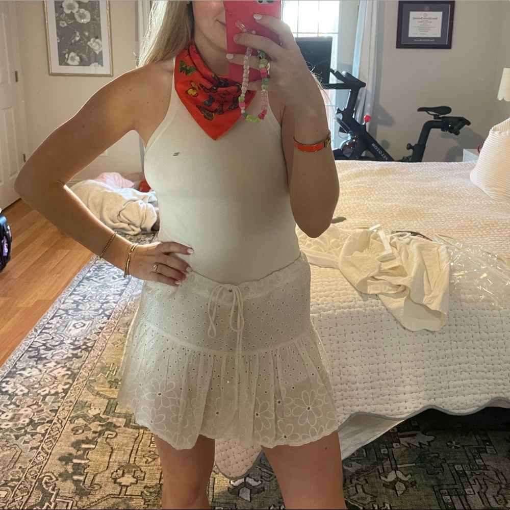 Floral White skort Size M with adjustable waist band tie